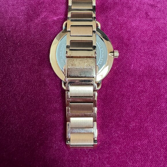 Michael Kors Rose Gold Watch - Picture 8 of 16